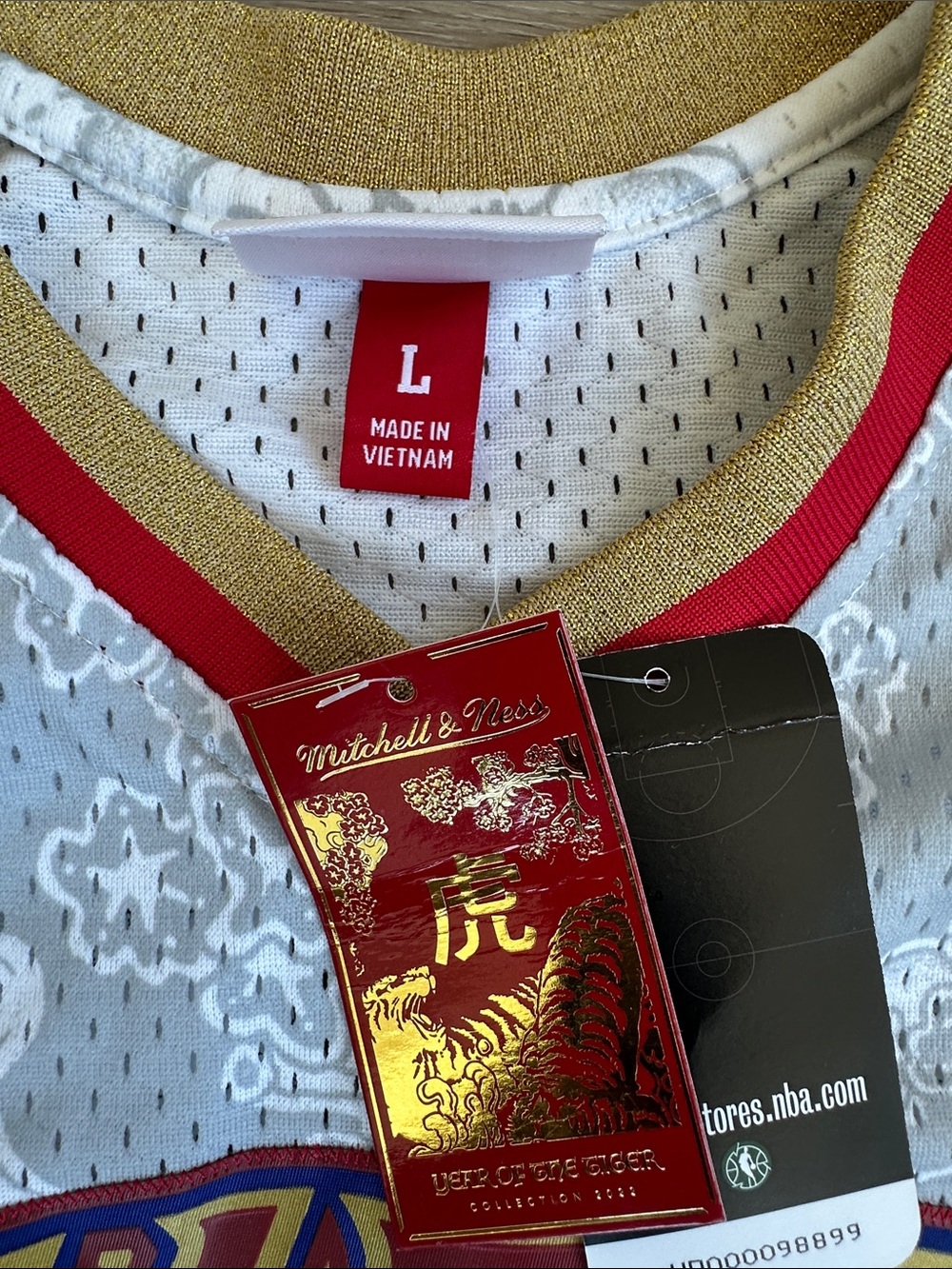 Mitchell & Ness Iverson Hardwood Classics 1996/97 Lunar New Year Swingman Jersey - Picture 5 of 7